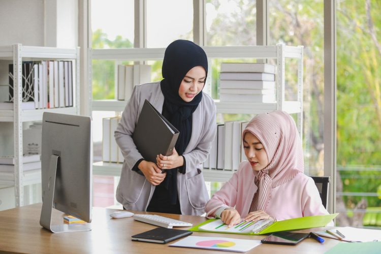 Bisakah Wanita Millenial Saat Ini Menjadi Mar’atus Sholihah?