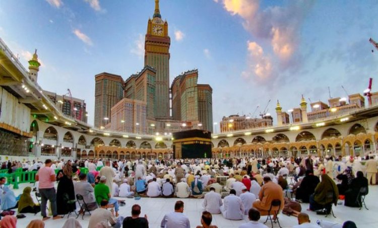 Cahaya Raudhah: Rekomendasi Paket Umroh dengan Fasilitas Terbaik di Bandung dan Sekitarnya