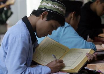 Tuduhan Kitab-kitab Hadis Palsu di Kitab Pesantren