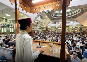 Wajibkah Syahadat di Dalam Khutbah Jumat?