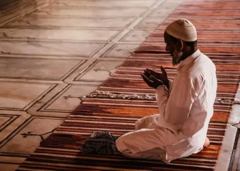 Menggugat Klaim Wali Tidak Harus Beribadah