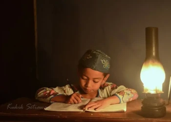 Ah.. Saya Ingin Melihat Santri Menulis