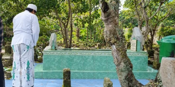 Semerbak dari Pesarean Sang Guru Mursyid Tarekat an-Naqsyabandiyah, Syekh Abdul Adzim al-Maduri an-Naqsyabandi
